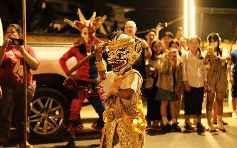 Meet Cambodian Hospitality
